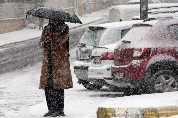 Kış Geri Geldi: Lapa Lapa Kar Yağacak!