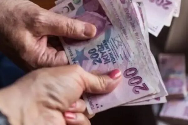 Mayıs Ayı Yaşlı ve Engelli Aylıkları Hesaplara Yatırılmaya Başlandı