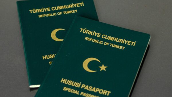 Özel Sektörde Çalışanlara Yeşil Pasaport Hakkı: TBMM’ye Geldi!