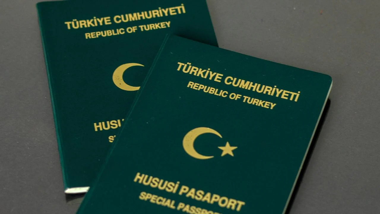 Özel Sektörde Çalışanlara Yeşil Pasaport Hakkı: TBMM’ye Geldi!