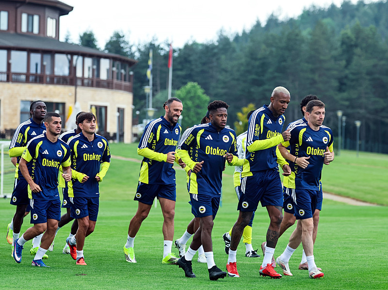 Fenerbahçe’nin yollarını ayıracağı 7 futbolcu belli oldu