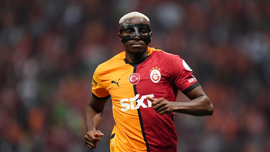 Galatasaray, Osimhen’i almak isteyen Manchester United’tan rekor bonservis istedi