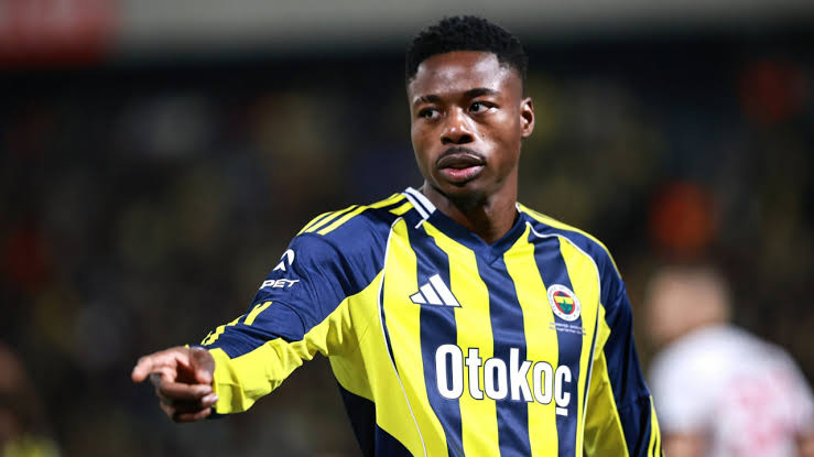 Fenerbahçe’nin yollarını ayıracağı 7 futbolcu belli oldu