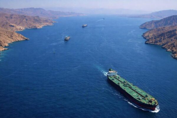ABD ve İran Anlaştı: Hürmüz Boğazı Açılıyor, Petrol Fiyatları Çakıldı!