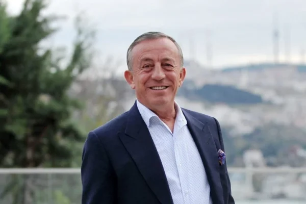 Ünlü iş insanı 72 yaşındaki Ali Ağaoğlu 6’ıncı defa baba olmaya hazırlanıyor