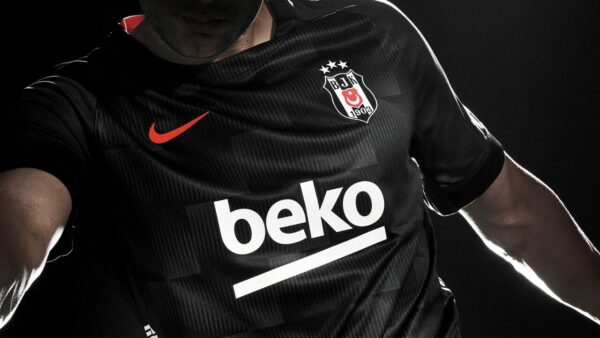 Beşiktaş’ın yeni sezonda giyeceği formalar belli oldu