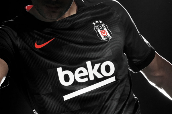 Beşiktaş’ın yeni sezonda giyeceği formalar belli oldu