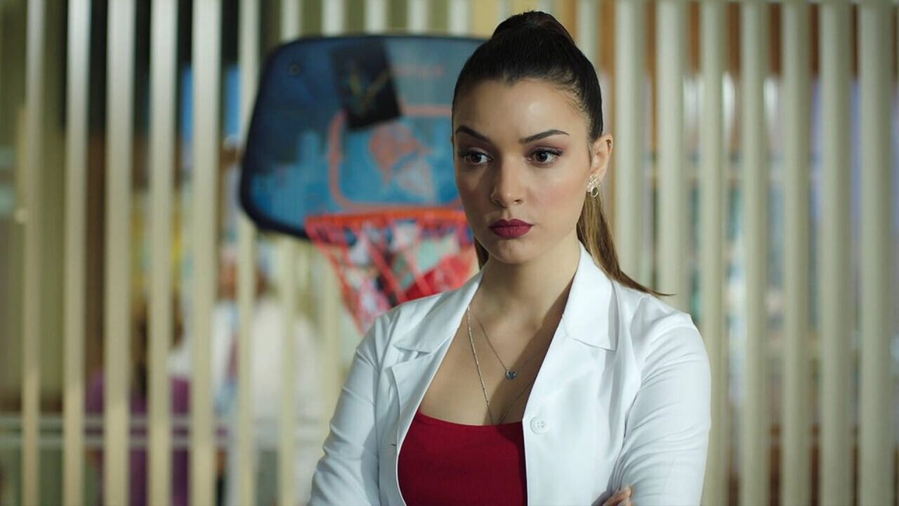 Ünlü Oyuncu Damla Colbay Hastaneye Kaldırıldı: İşte Sağlık Durumu!