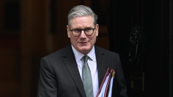 İngiltere Başbakanı Keir Starmer istifa etti