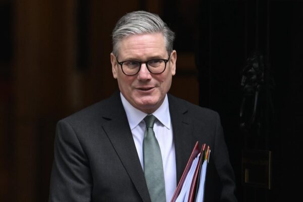 İngiltere Başbakanı Keir Starmer istifa etti