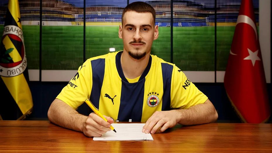 Fenerbahçe’nin yollarını ayıracağı 7 futbolcu belli oldu