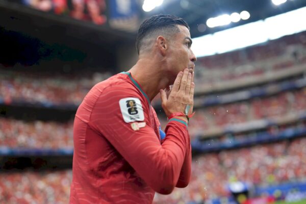 Portekiz golleri kim attı? Portekiz Özbekistan maçında Ronaldo gol attı mı? İlk yarıda gol şov!