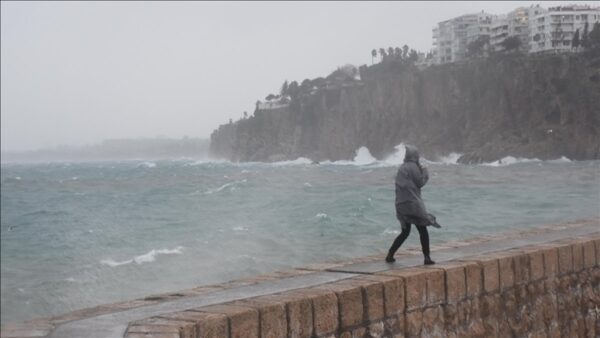 Yağışlar Geri Dönüyor! Meteoroloji’den 60 şehre yağış uyarısı geldi