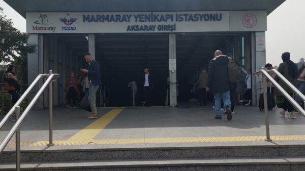 Yenikapı Marmaray İstasyonu’nda bir kişi intihar etti