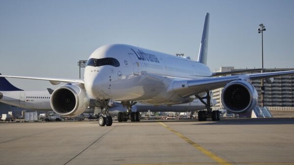 Airbus’ın devasa uçağı 17 bin kilometrelik uçuşu yere inmeden tamamladı
