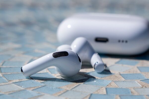 Apple’ın kameralı AirPods’u ne zaman çıkacak?