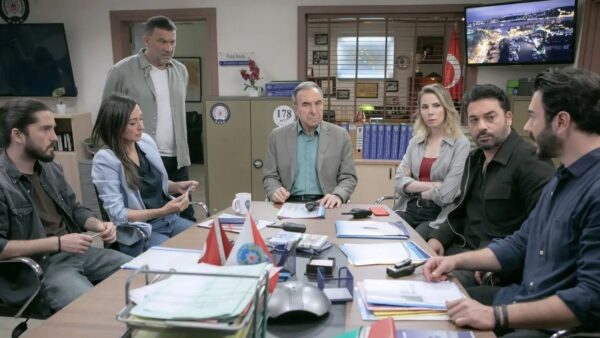Arka Sokaklar senaristi Ozan Yurdakul dizinin final yaptığını duyurdu