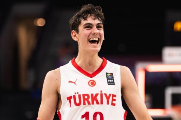 Milli basketbolcu Ömer Kutluay kimdir, nereli ve kaç yaşında?