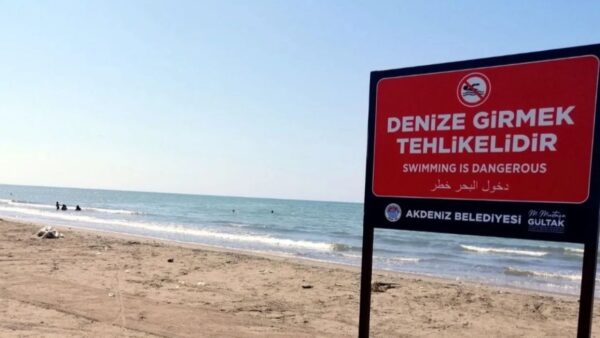 Sakarya ve Düzce’de olumsuz şartlar sebebiyle denize girmek yasaklandı