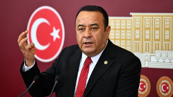 CHP’den istifa eden Adnan Beker kimdir?