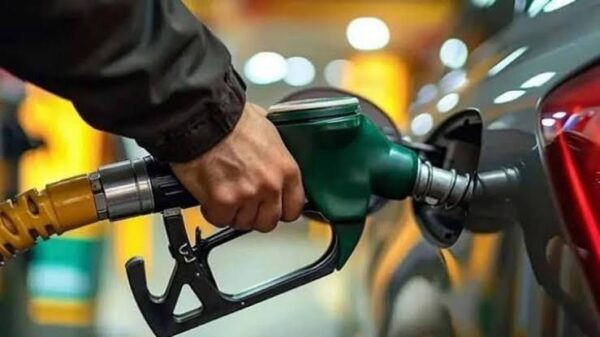 Benzine zam geliyor! İşte pompaya yansıyacak fiyat