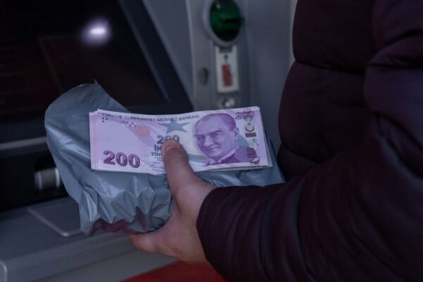 Emekli maaşları bu ay zamlı yatmayacak