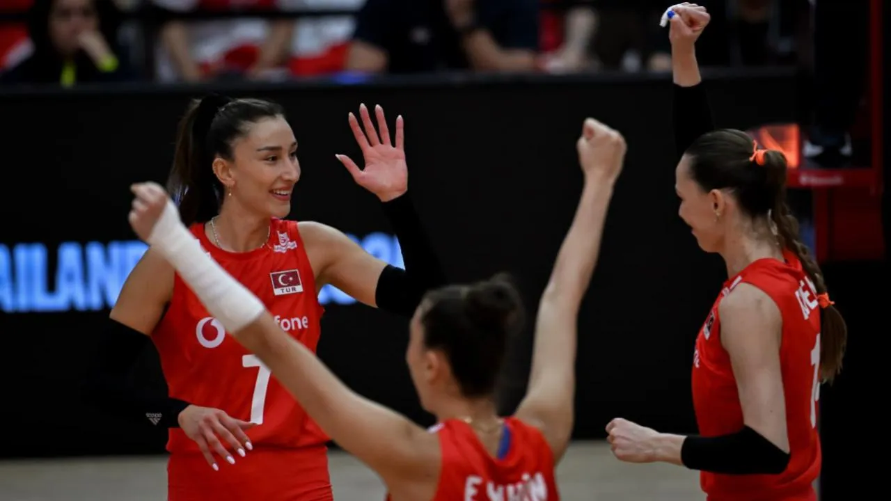 Filenin Sultanları maç takvimi 2026: Türkiye Polonya voleybol maçı zaman, saat kaçta?