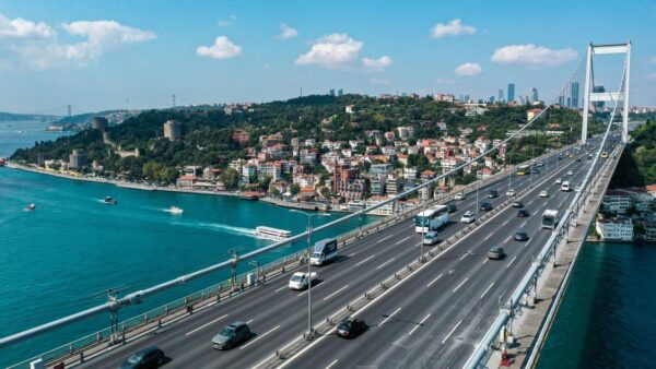 Köprü ve otoyol geçiş ücretlerine otomatik zam düzenlemesi
