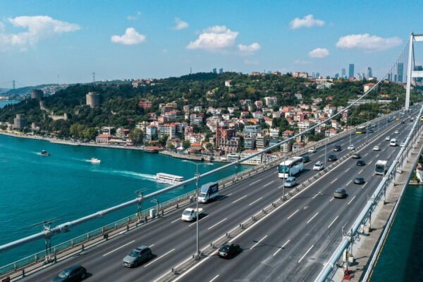 Köprü ve otoyol geçiş ücretlerine otomatik zam düzenlemesi