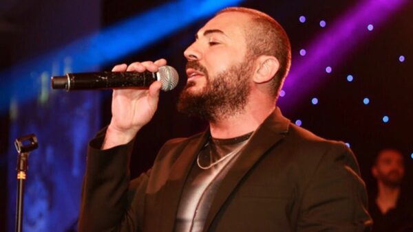 Rober Hatemo yeni imajı ve mor saçlarıyla gündem oldu