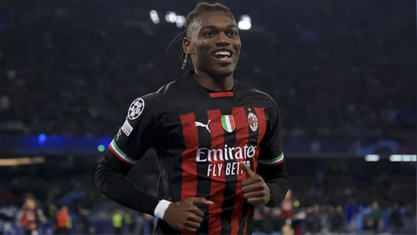 Galatasaray, Rafael Leao ile el sıkıştı