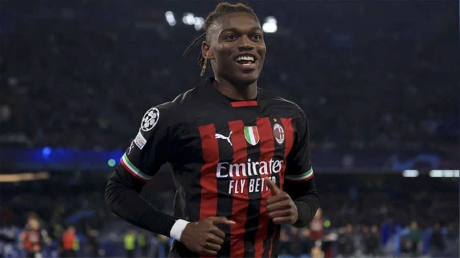 Galatasaray, Rafael Leao ile el sıkıştı