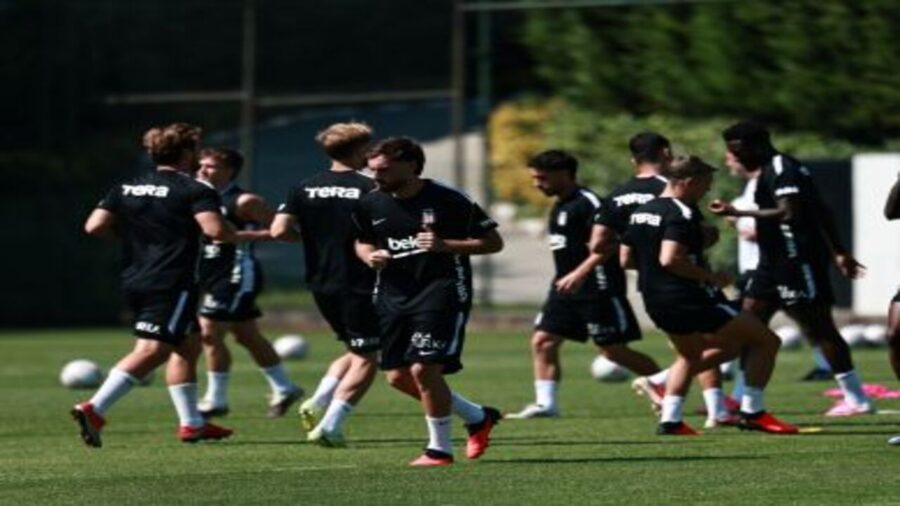 Hradec Kralove Beşiktaş maçı öncesi kadrolar belli oldu! İşte Siyah-Beyazlıların 11’i