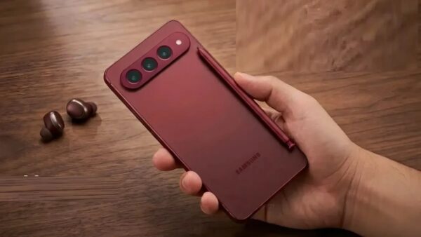 Samsung Galaxy S27 serisi yatay kamera dizilimi ile gelebilir