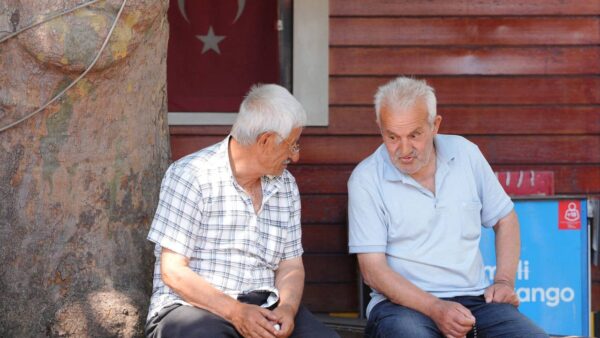 Özgür Erdursun’dan uyarı: Emeklilikte yüksek prime yüksek maaş bekleyenlere soğuk duş!