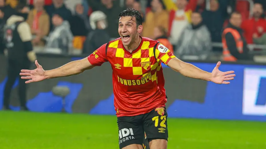 İsmail Köybaşı futbola veda ediyor