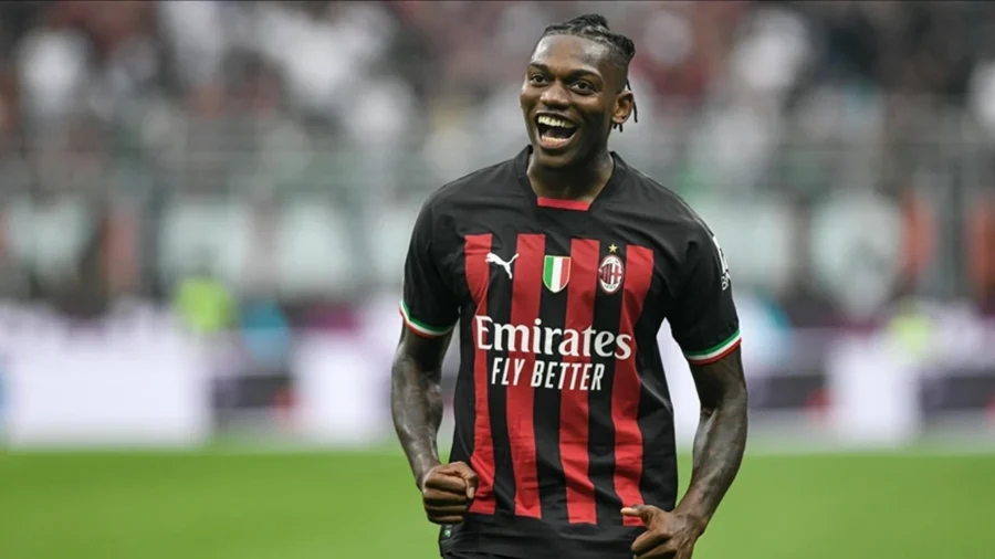 Galatasaray resmen açıkladı. Rafael Leao için Milanlı futbolcuyla resmi görüşmeler başladı.
