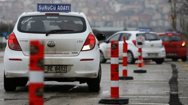 Sürücü adayları akan trafiğe çıkacak: Tarihi verildi
