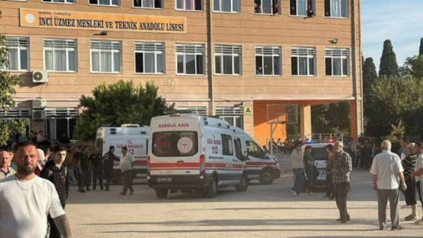Manisa’da okul önünde silahlı saldırı: Bir öğrenci hayatını kaybetti, 4 öğrenci yaralandı