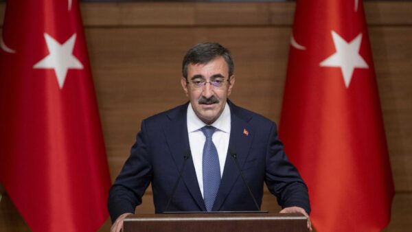 Cumhurbaşkanı Yardımcısı Yılmaz’dan fon krizine yönelik açıklama