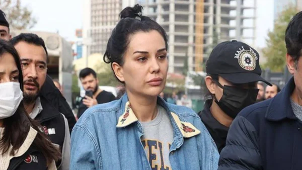 Dilan Polat ‘Cumhurbaşkanı’na hakaret’ suçundan gözaltına alındı
