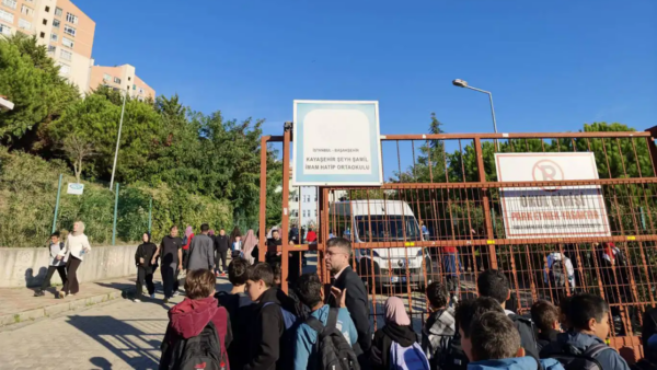 İstanbul’da bir okulda bir öğrenci 4 öğrenciyi bıçakladı